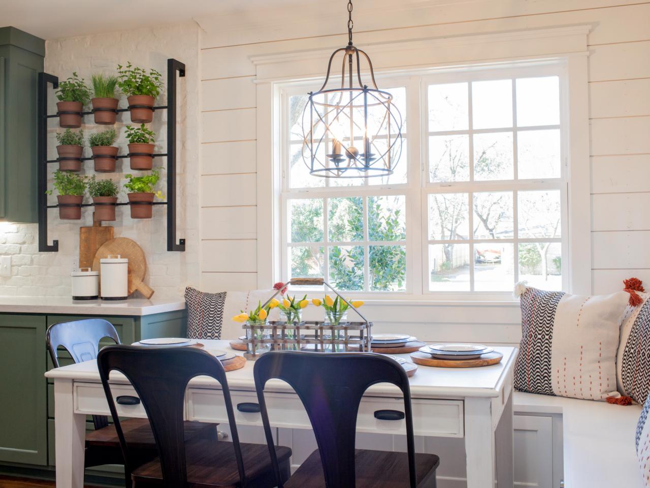 6 Tips for Creating a Comfortable Breakfast Nook